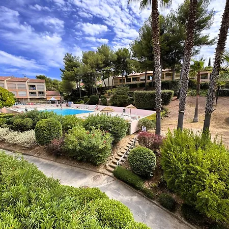 T2 Avec Piscine Et Acces Prive A La